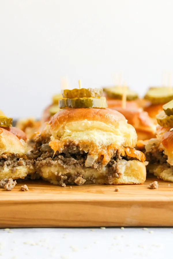 Cheeseburger Sliders on Hawaiian Rolls