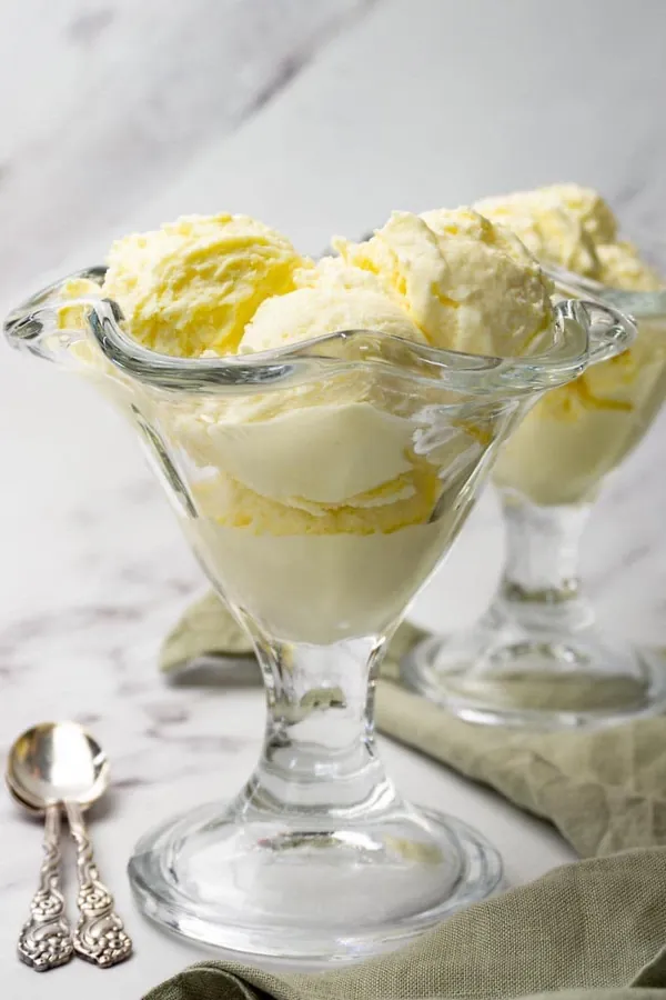 Condensed milk ice cream