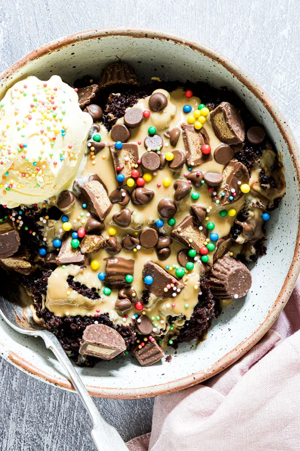 Crockpot Chocolate Peanut Butter Cake
