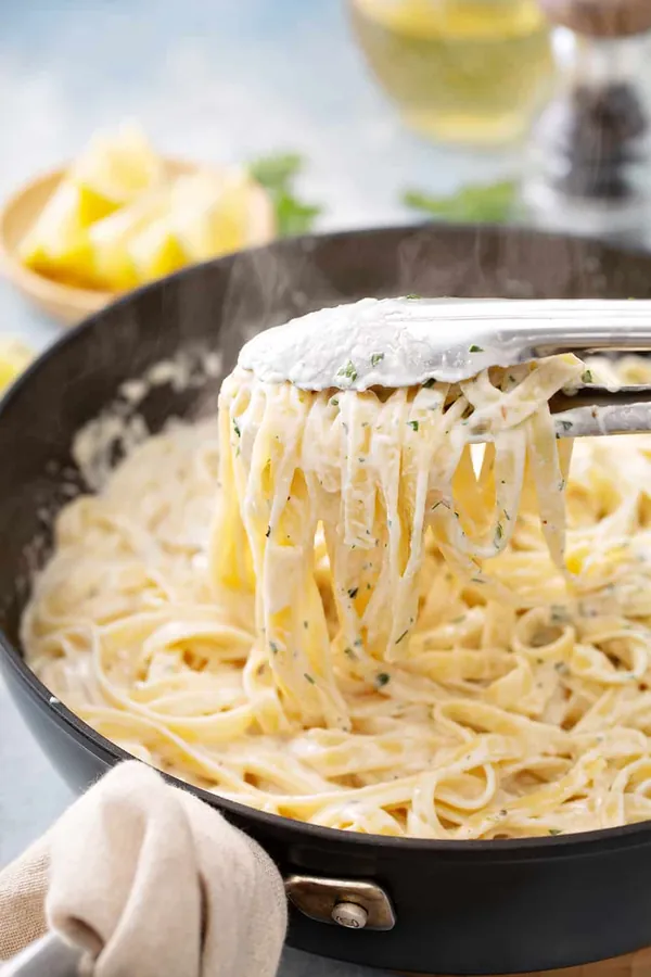 Easy Fettuccine Alfredo
