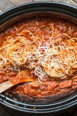 Easy Slow Cooker Spaghetti Dinner