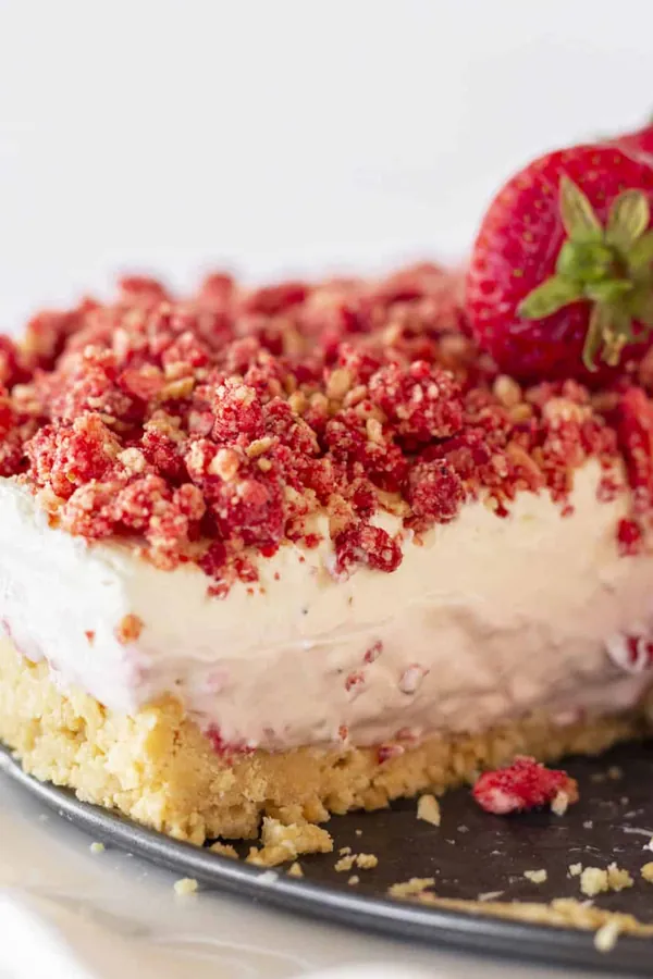 Easy Strawberry Crunch Cheesecake Recipe