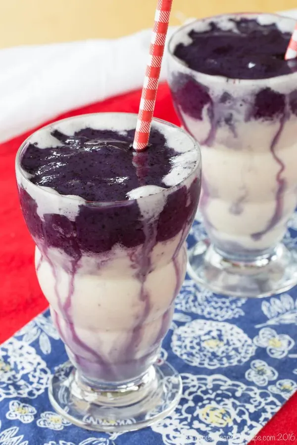Honey and Vanilla Swirled Blueberry Smoothie