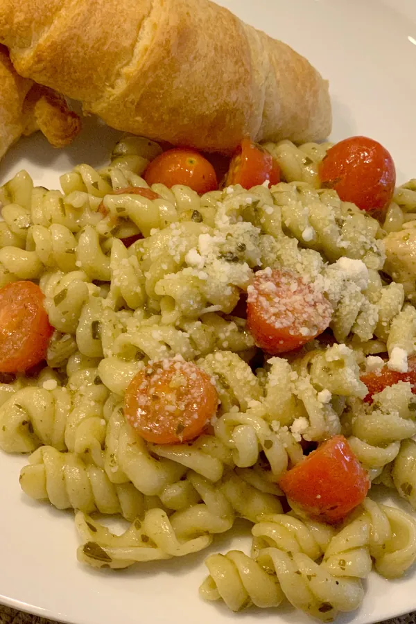 Instant Pot Chicken Pesto Pasta