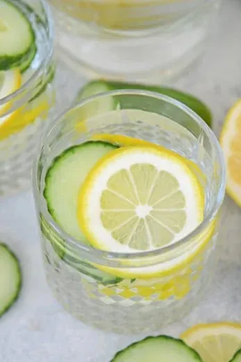 Lemon Cucumber Water (Detox Water)