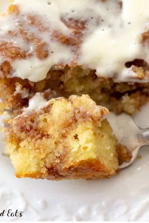 Low Carb Cinnamon Roll Cake