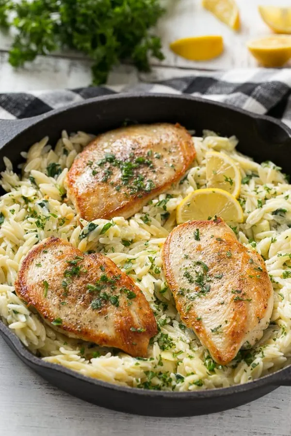 One Pot Chicken with Creamy Spinach Artichoke Pasta