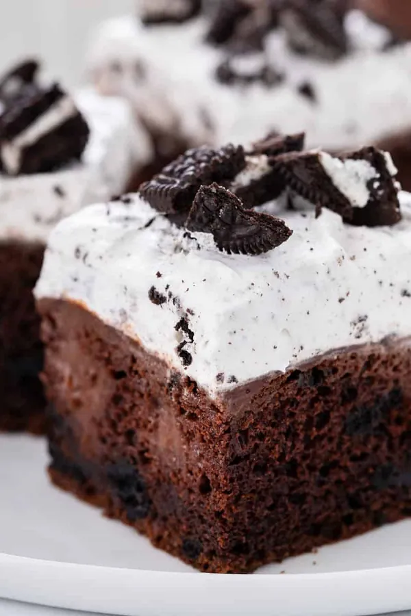 Oreo Poke Cake