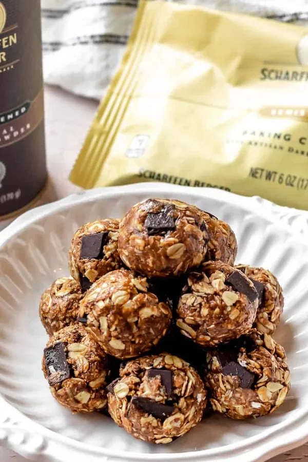 Peanut Butter Energy Balls with Chocolate Chunks