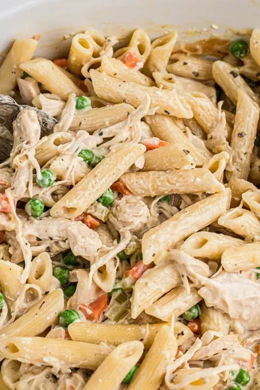 Slow Cooker Chicken Pot Pie Pasta