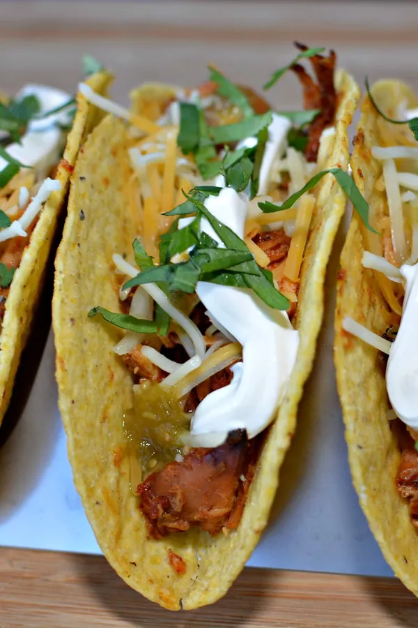Slow Cooker Easy Chicken Tacos