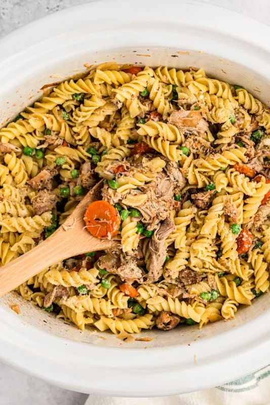 Slow Cooker Garlic Butter Chicken Pasta