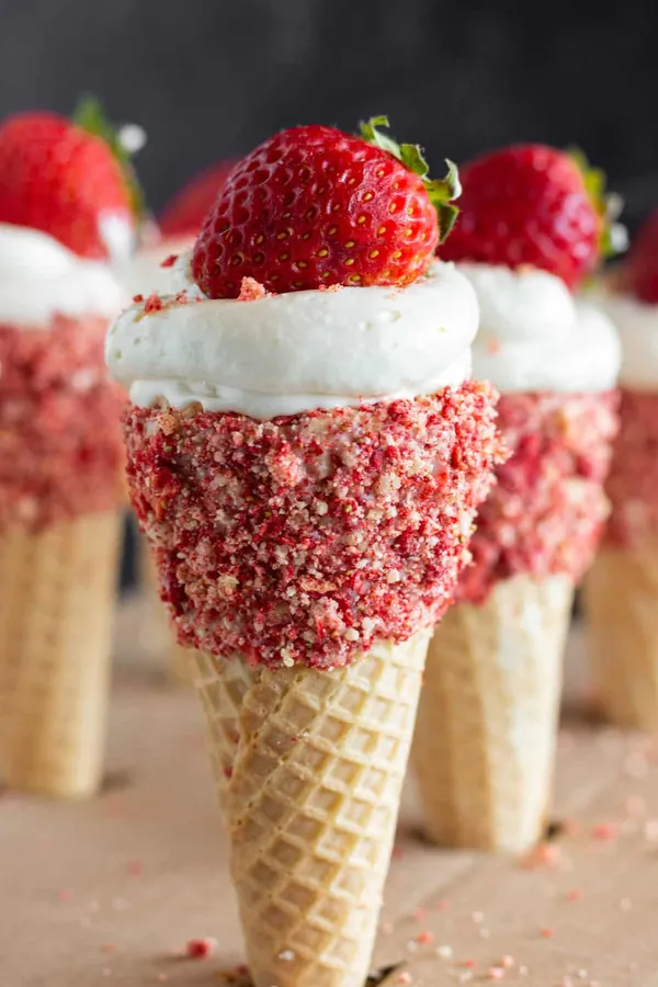 Strawberry Crunch No Bake Cheesecake Cones