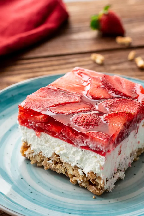 Strawberry Pretzel Jello Salad