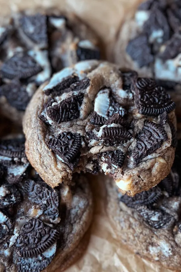 Cookies and Cream Cookies