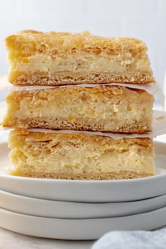 Lemon Cheesecake Bars