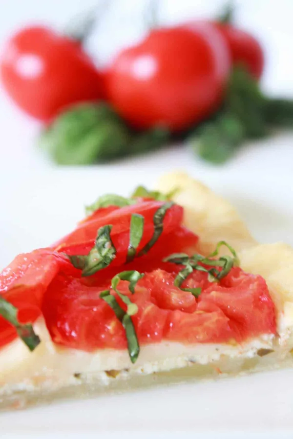 Quick Caprese Tart with Puff Pastry