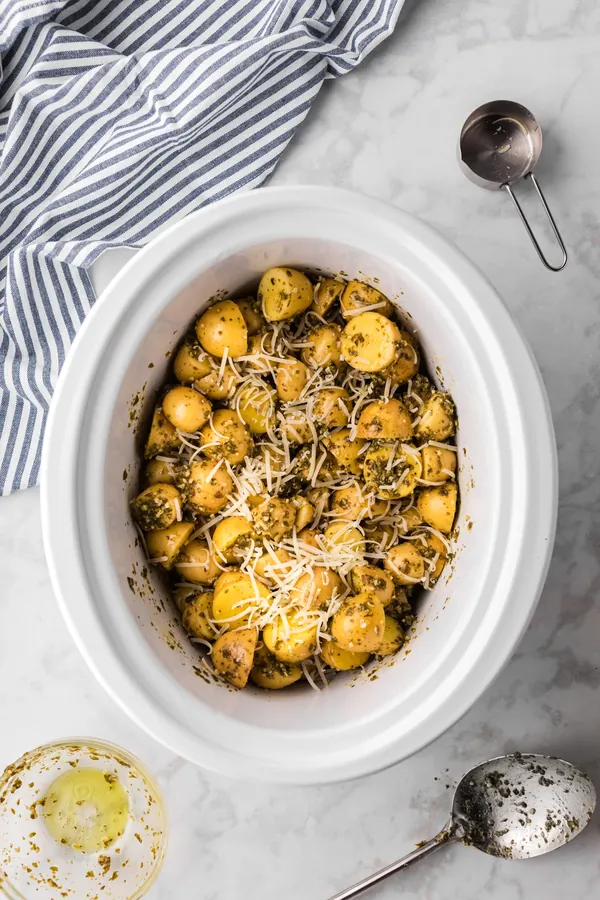 Slow Cooker Pesto Parmesan Potatoes