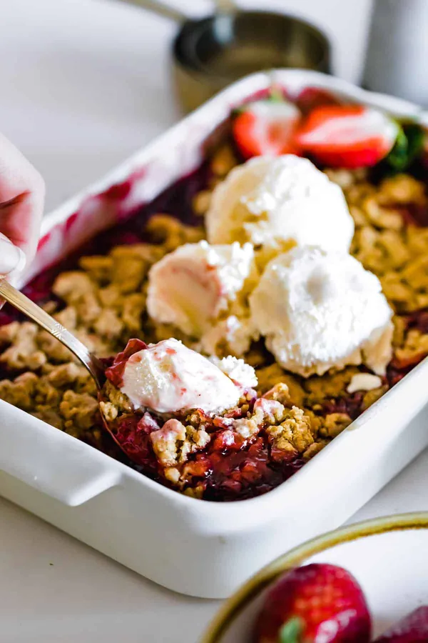 Strawberry Crumble