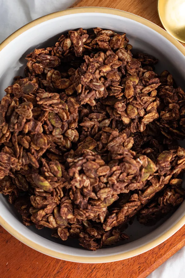 chocolate cashew granola with cacao (vegan)