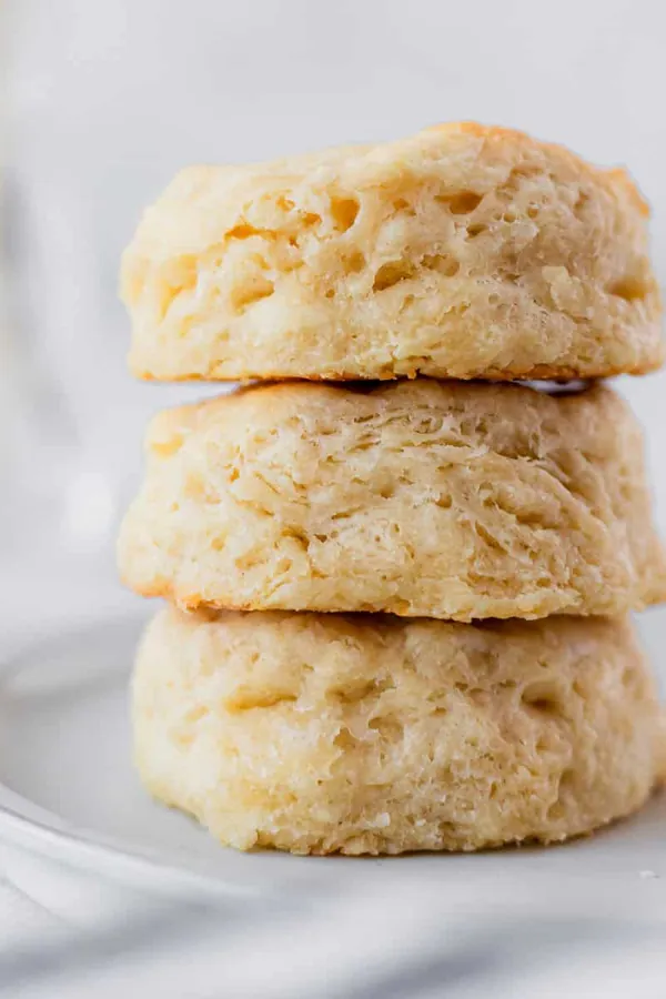 Easy Homemade Buttermilk Biscuits