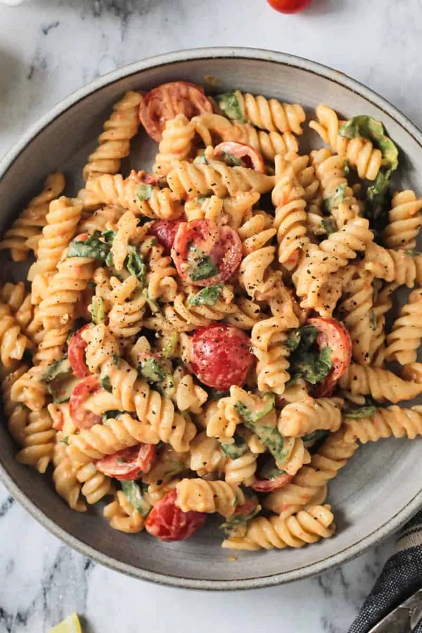 Easy Hummus Pasta