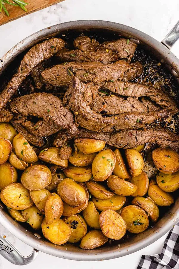 Garlic Butter Steak and Potatoes Skillet