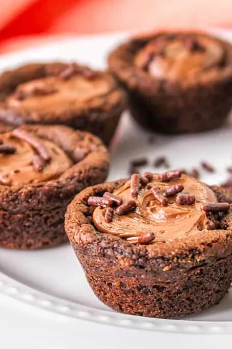 Chocolate Cookie Cups with Chocolate Frosting