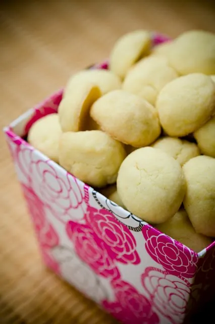 Cocoa Butter Cookies