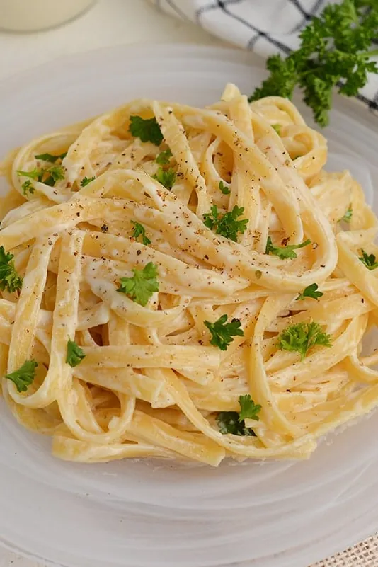Easy Fettuccine Alfredo Recipe