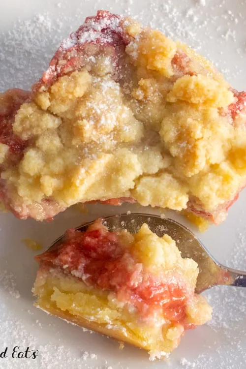 Keto Rhubarb Crumble Bars