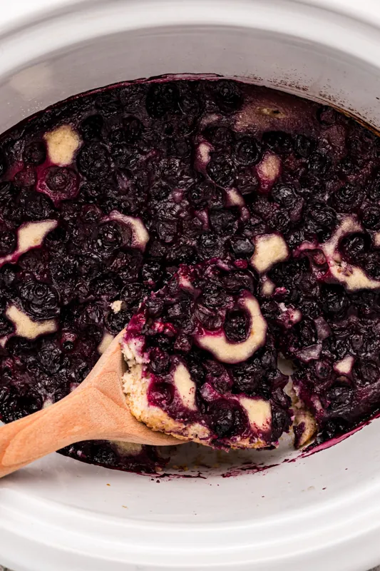 Slow Cooker Blueberry Cobbler