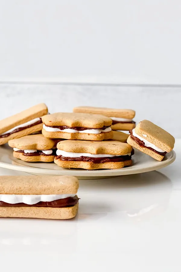 S'mores Sandwich Cookies