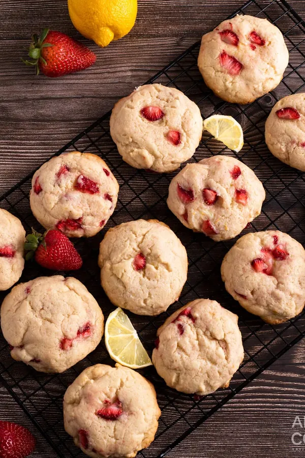 Strawberry Lemonade Cookies