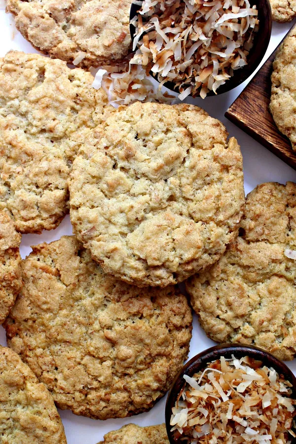 Toasted Coconut Crunch Cookies