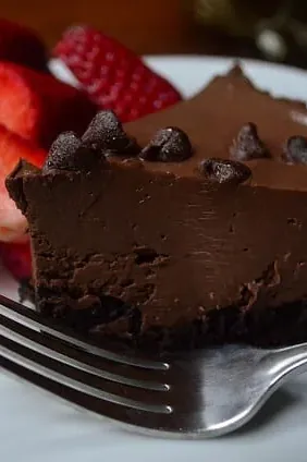 Vegan No-Bake Chocolate Pudding Tart