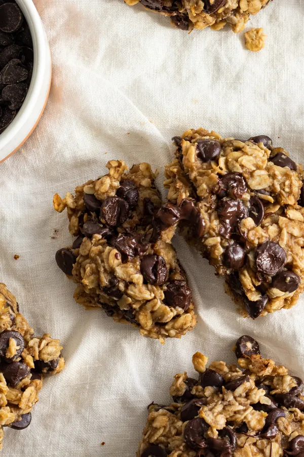 4 Ingredient Banana Oatmeal Cookies with Tahini (Vegan)