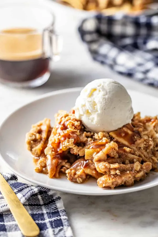 Caramel Apple Crisp