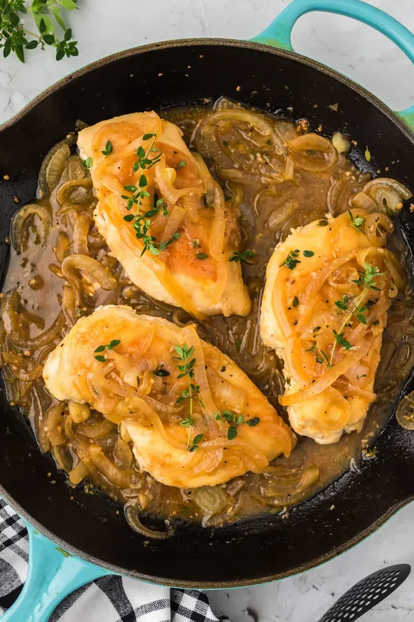 Chicken with Onion Thyme Sauce