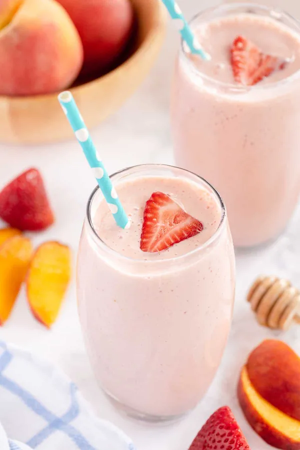 Creamy Strawberry Peach Smoothie