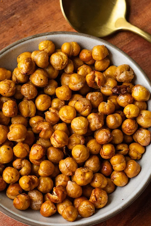 crispy roasted salt and vinegar chickpeas (air fryer option)