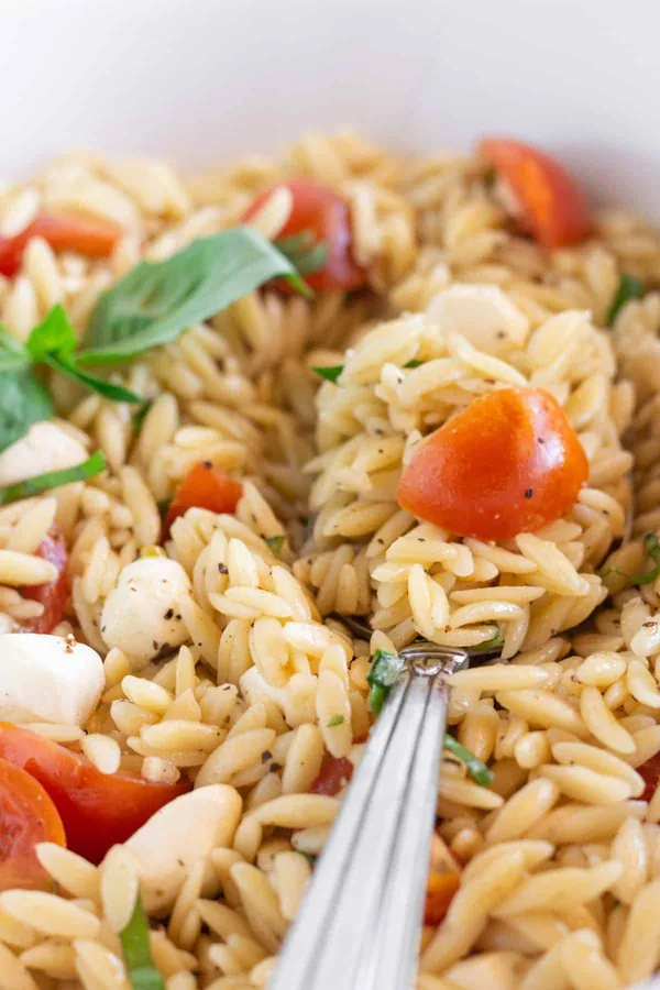 Easy Caprese Orzo Salad