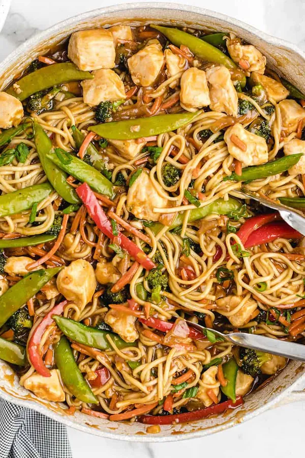 Easy Chicken Lo Mein Recipe