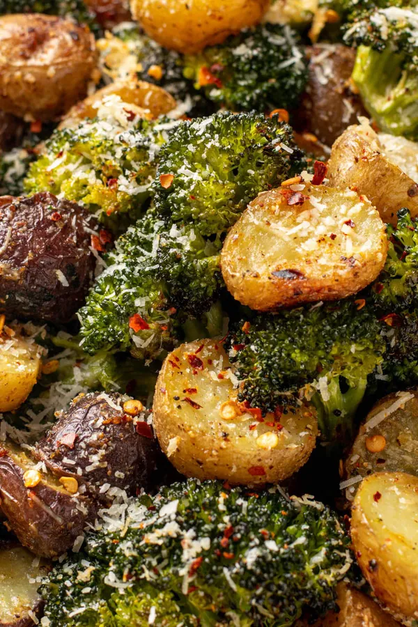 Easy Roasted Potatoes and Broccoli