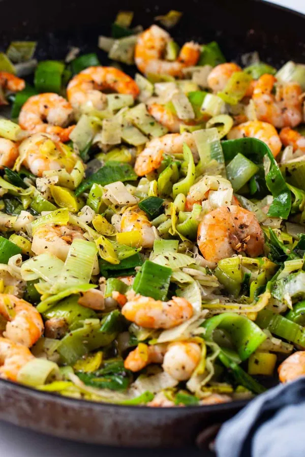 Healthy Garlic Shrimp with Leeks