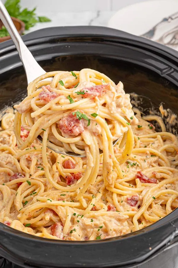 Slow Cooker Chicken Spaghetti