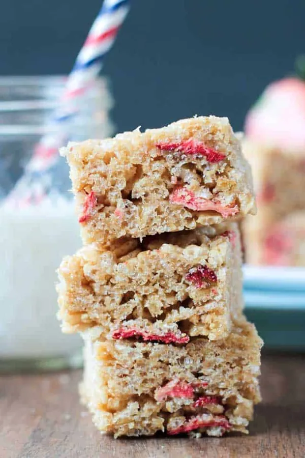 Brown Rice Crispy Treats w/ Strawberries