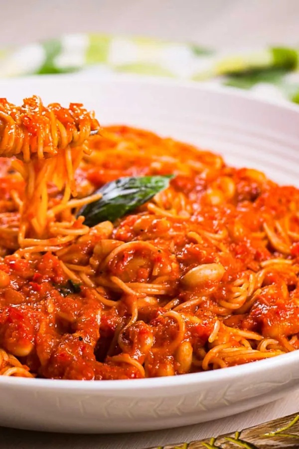 Sweet and Spicy Spaghetti Sauce With Creamy Cannellini Beans