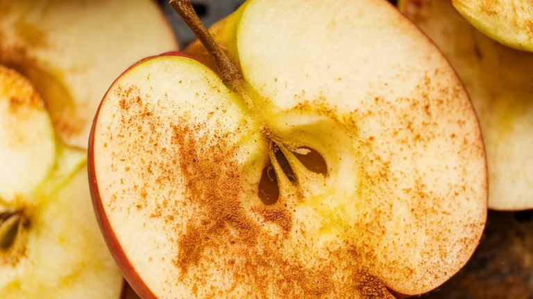 Air Fryer Cinnamon Apple Chips - Featured