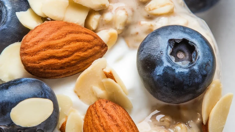 Blueberry Almond Overnight Oats - Featured